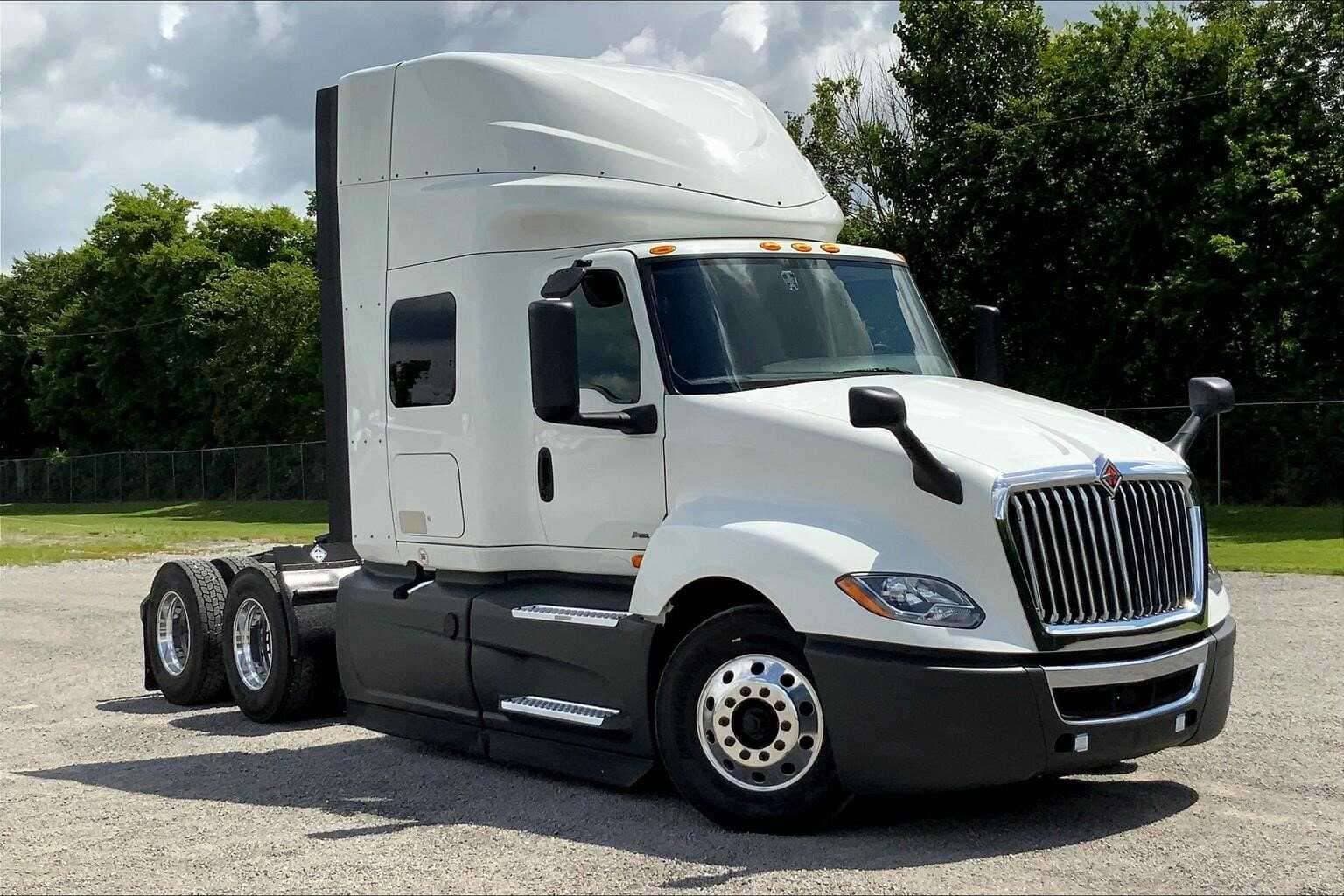 2023 International LT62F image 1