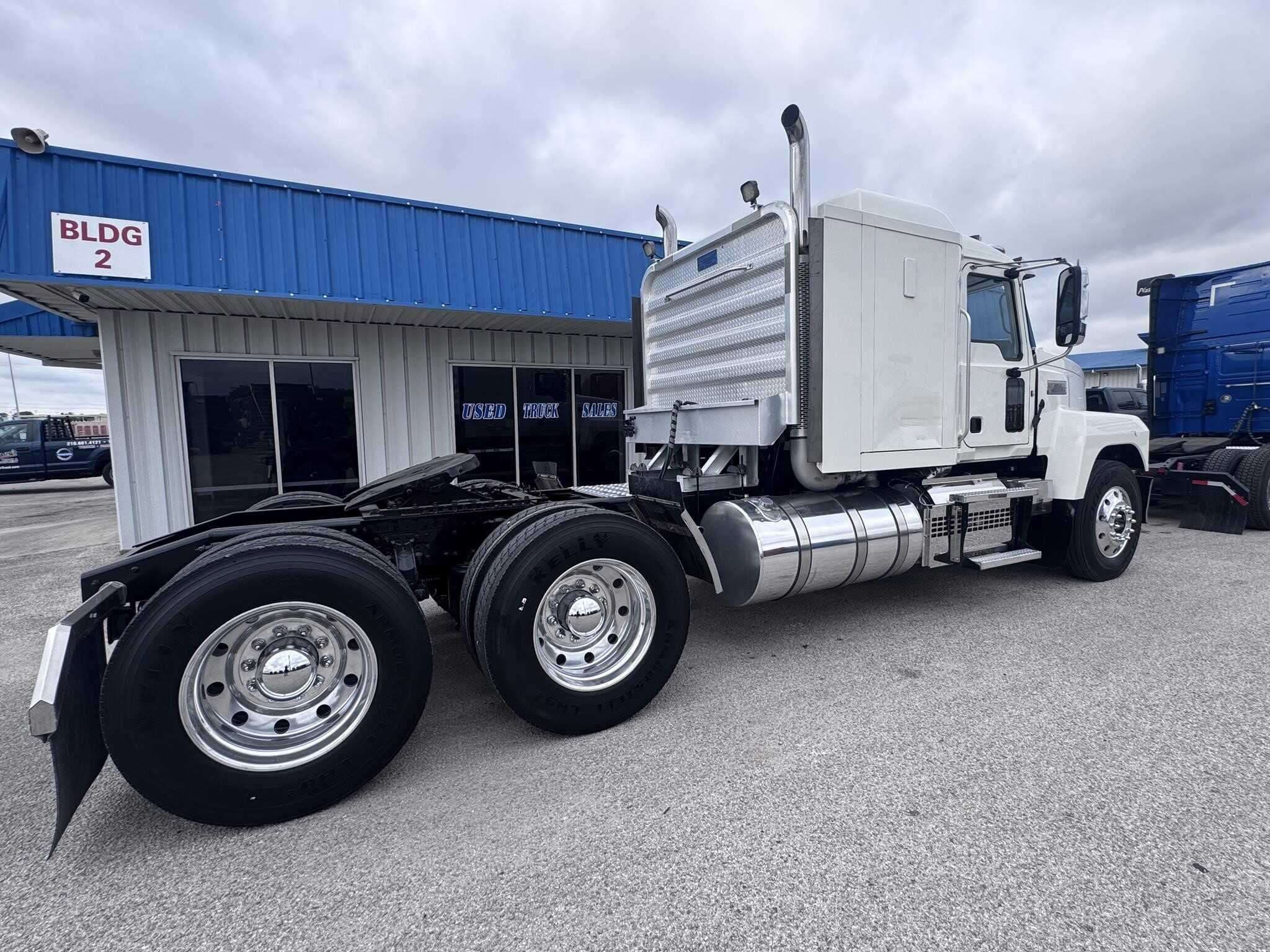 2020 Mack CXU613 Pinnacle image 3