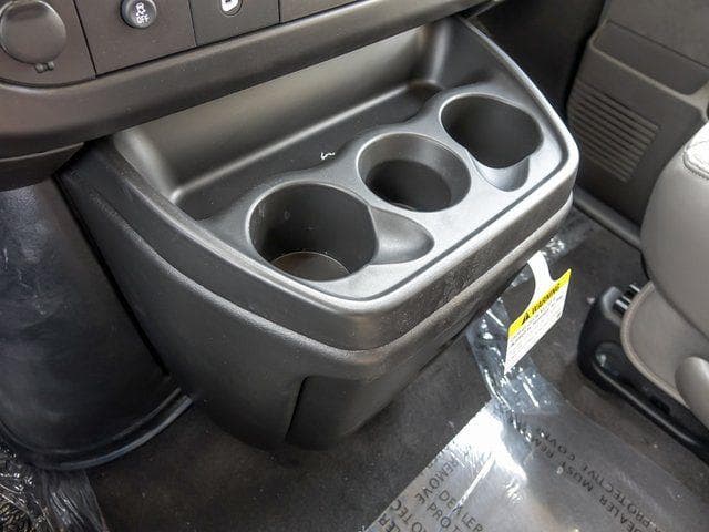 2025 Chevrolet Express 3500 LT Passenger image 18