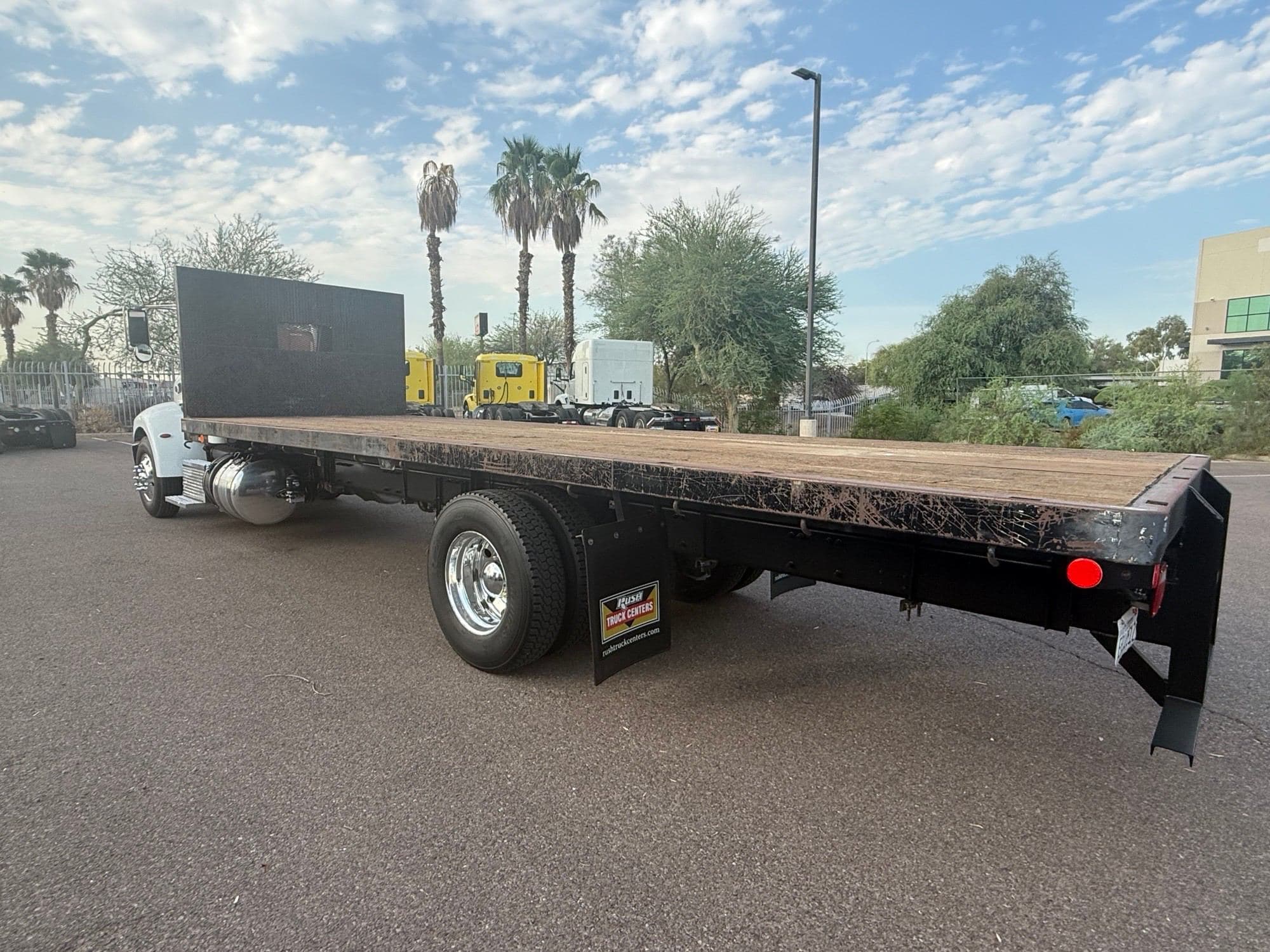 2019 Peterbilt 337 image 3