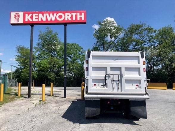 2021 Kenworth W900 image 3