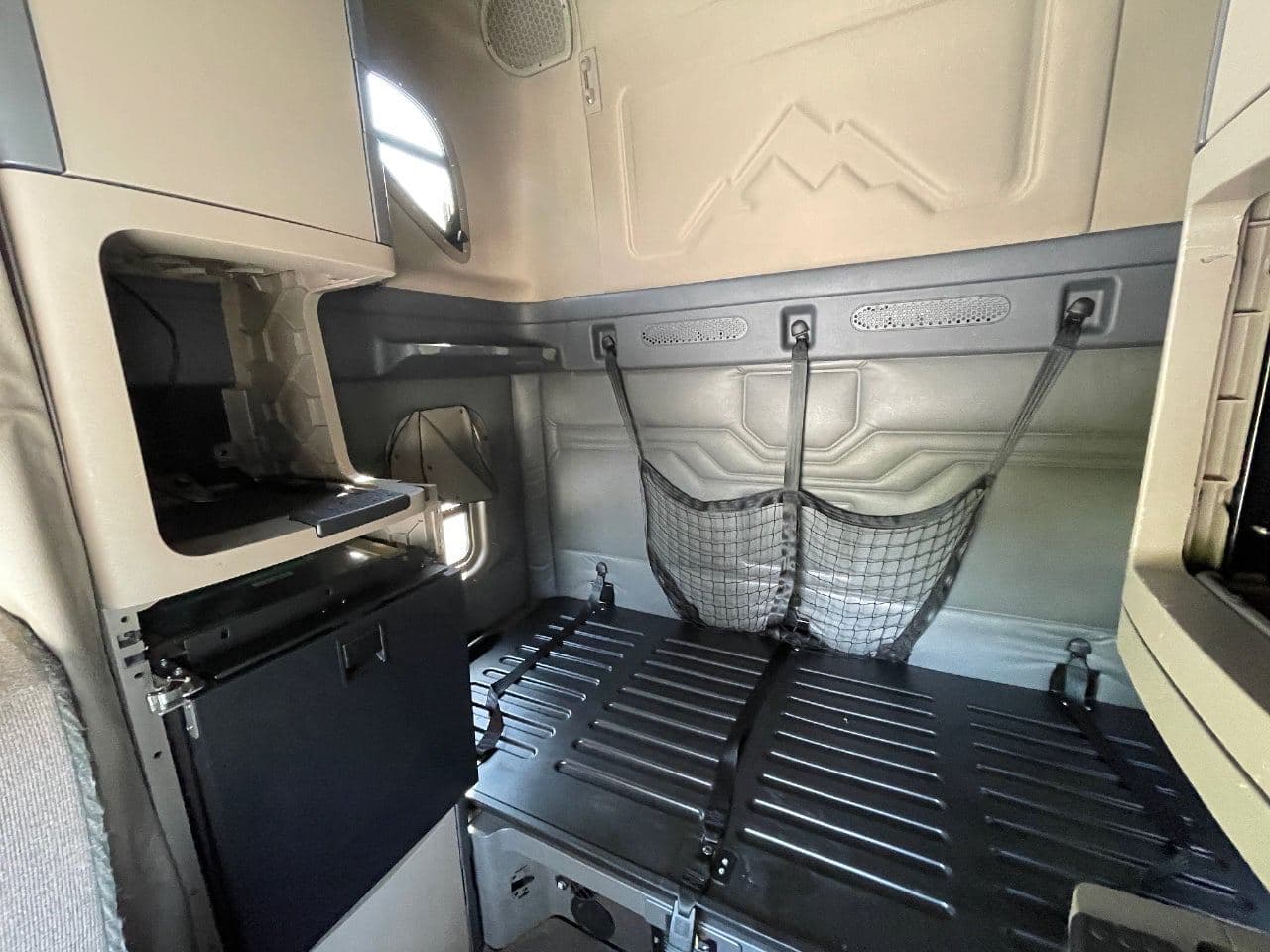 2020 Freightliner Cascadia image 27