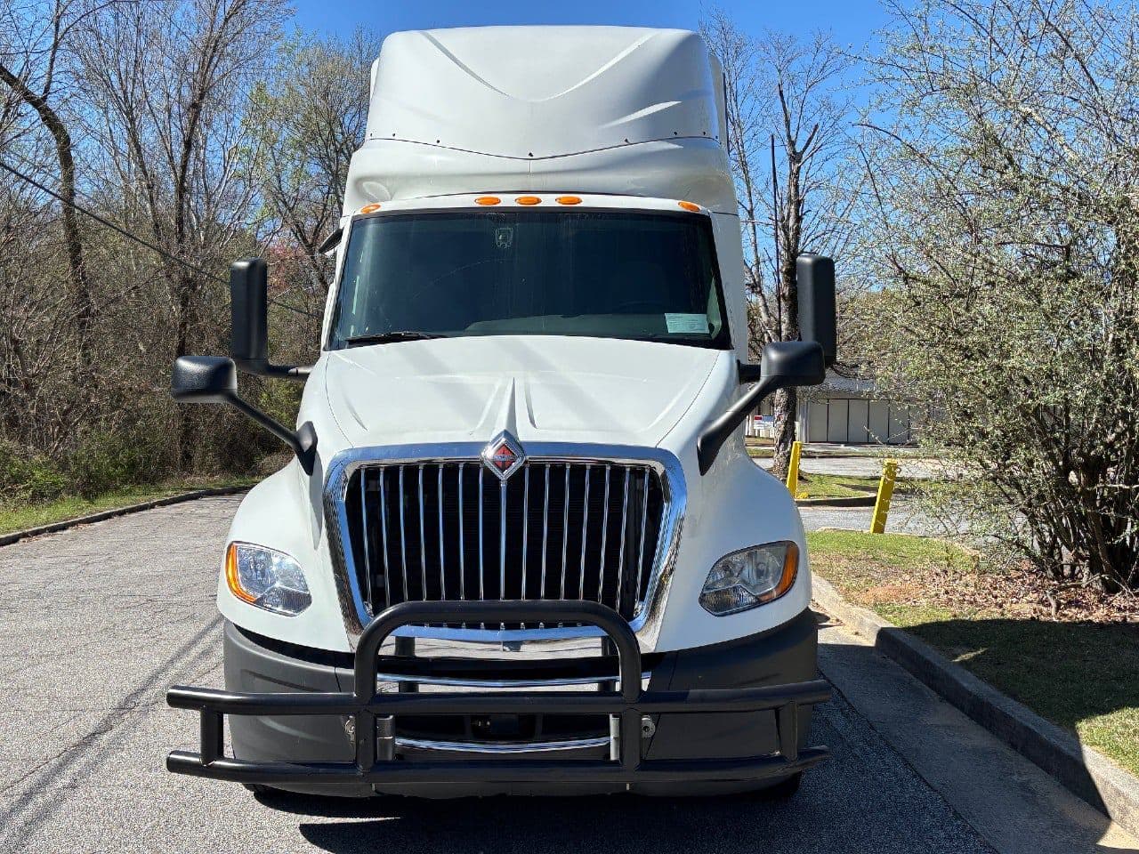 2018 International LT625 image 6