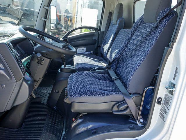 2025 Chevrolet 5500 XG LCF Gas Work Truck 20'x102"x91" Box Truck image 10