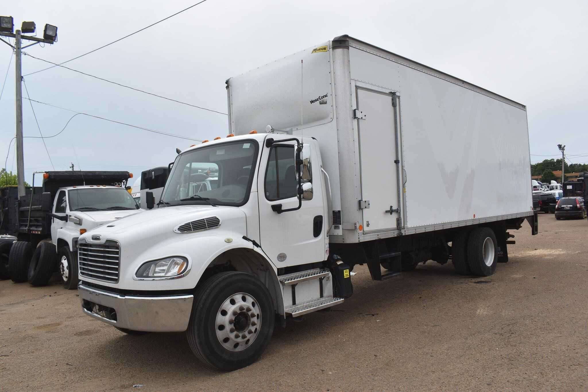 2019 Freightliner M2 image 3