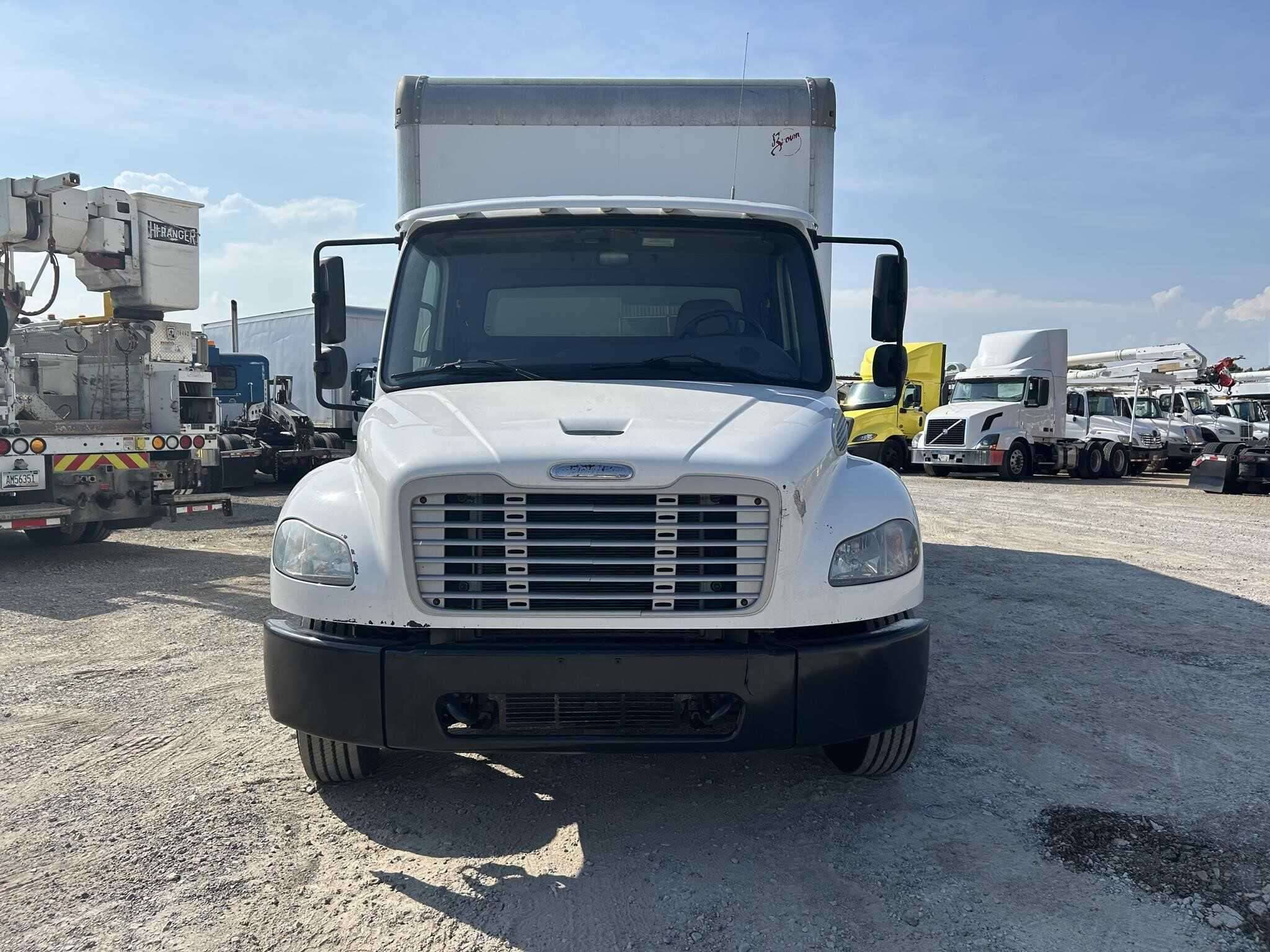 2020 Freightliner M2 image 1