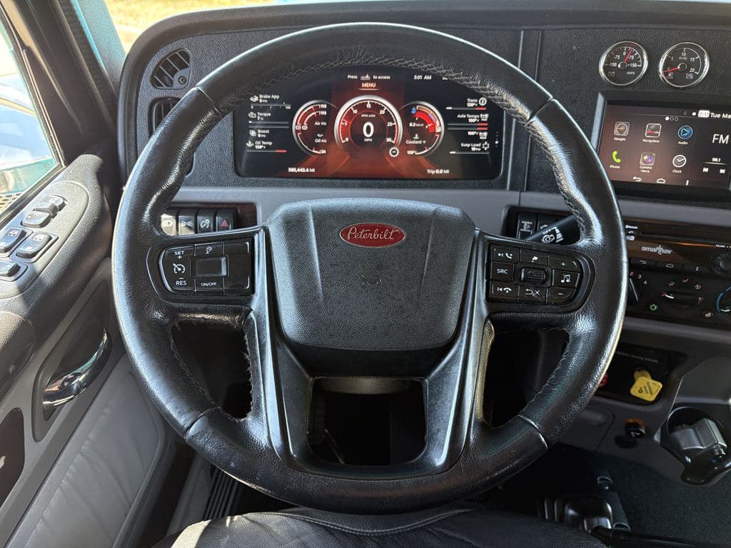 Used 2024 PETERBILT 389 image 7