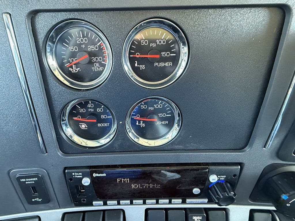 New 2026 KENWORTH T880S image 22