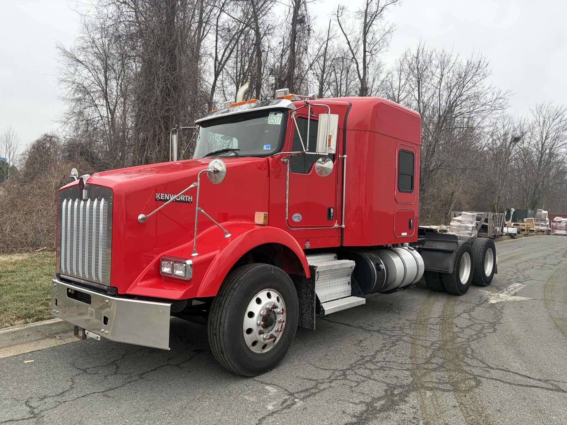 2019 Kenworth T8 Series image 3