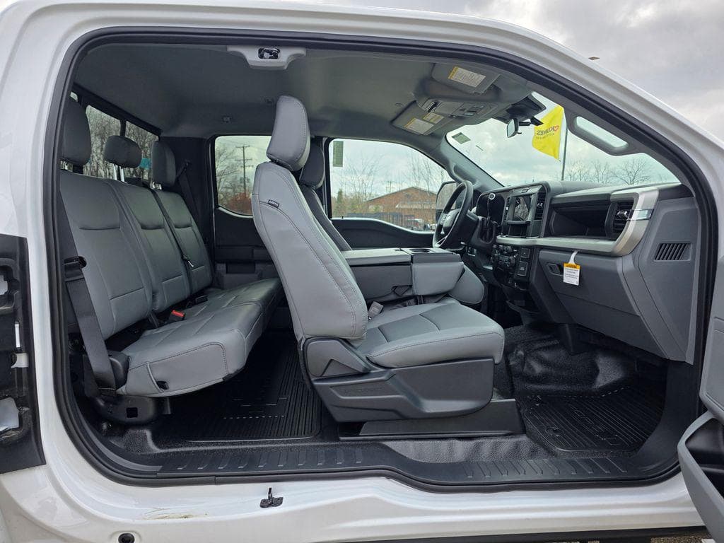 2026 Ford F-550SD XL Service Utility Body image 41