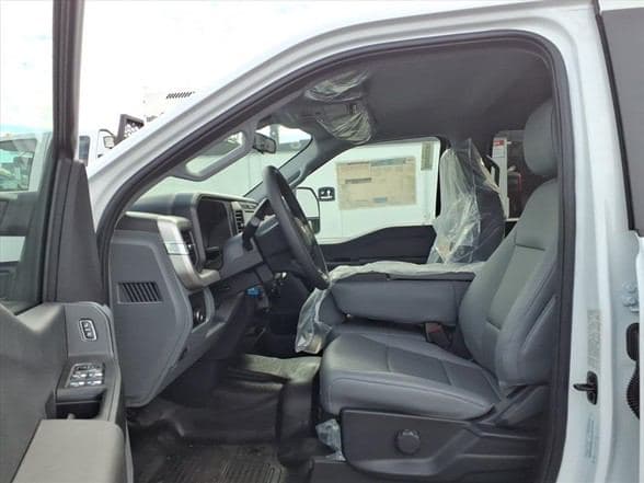 2025 Ford F450 image 16