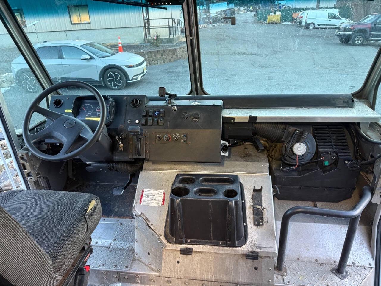 2020 Freightliner MT45 image 12