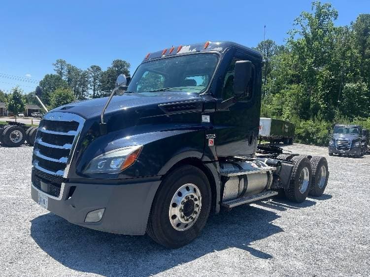 2019 Freightliner Cascadia 126 Day Cab Truck - 455HP, 12 Speed Automatic image 3