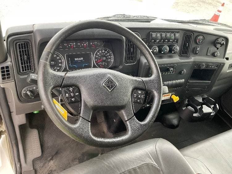 2022 International MV607 Box Truck - 220HP, 6 Speed Automatic, Roll up Door image 18