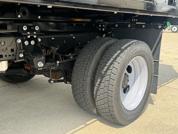 2024 Ford F550 image 16