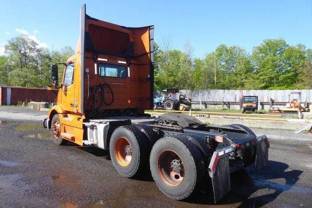 2020 Volvo VNR64T300 image 3