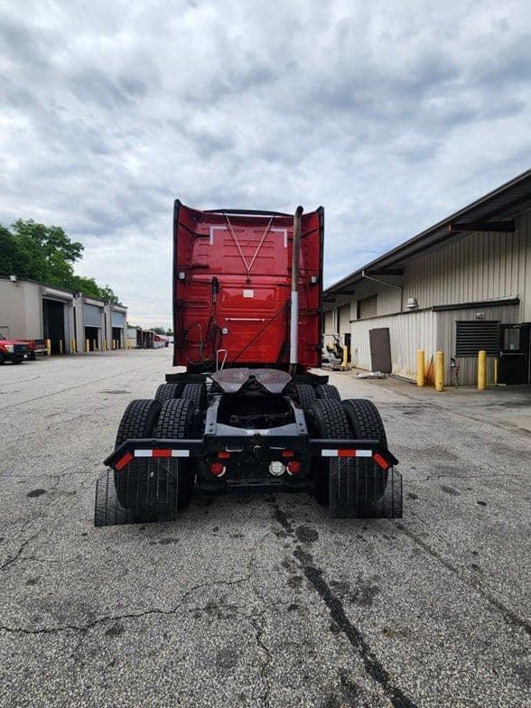 2023 Volvo VNL64T760 image 3