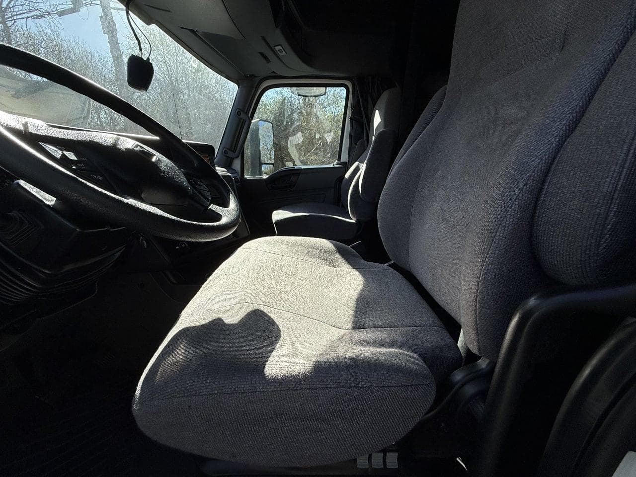 2018 International LT625 image 12