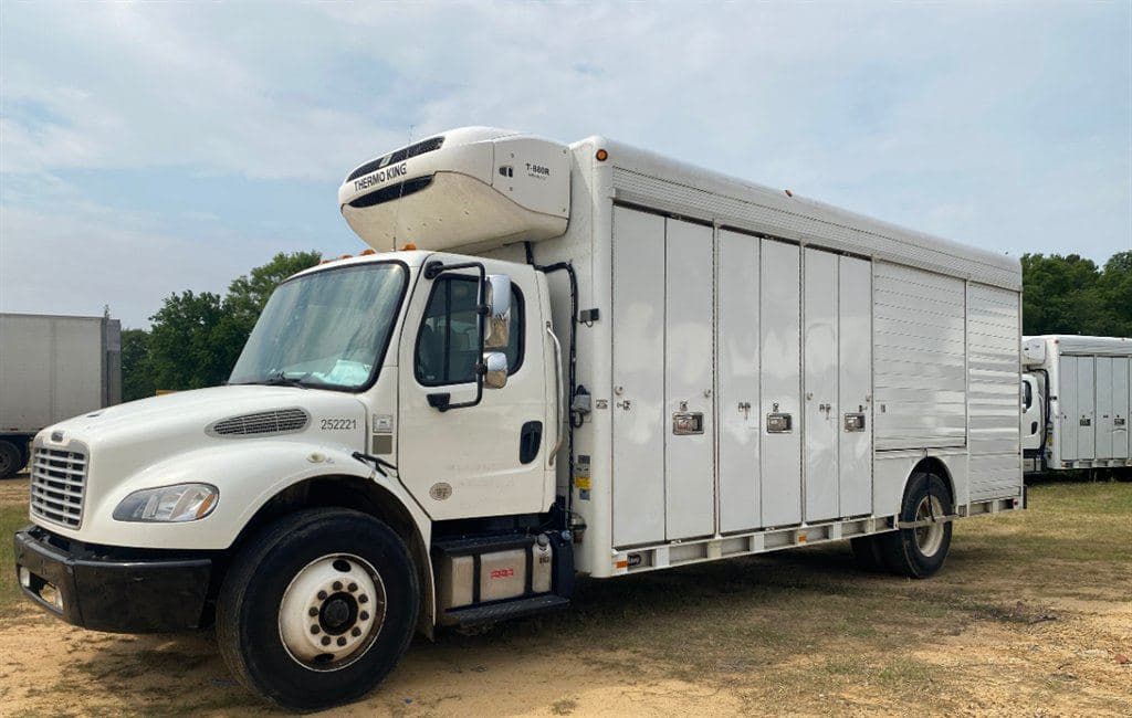 2019 Freightliner M2-106 image 3