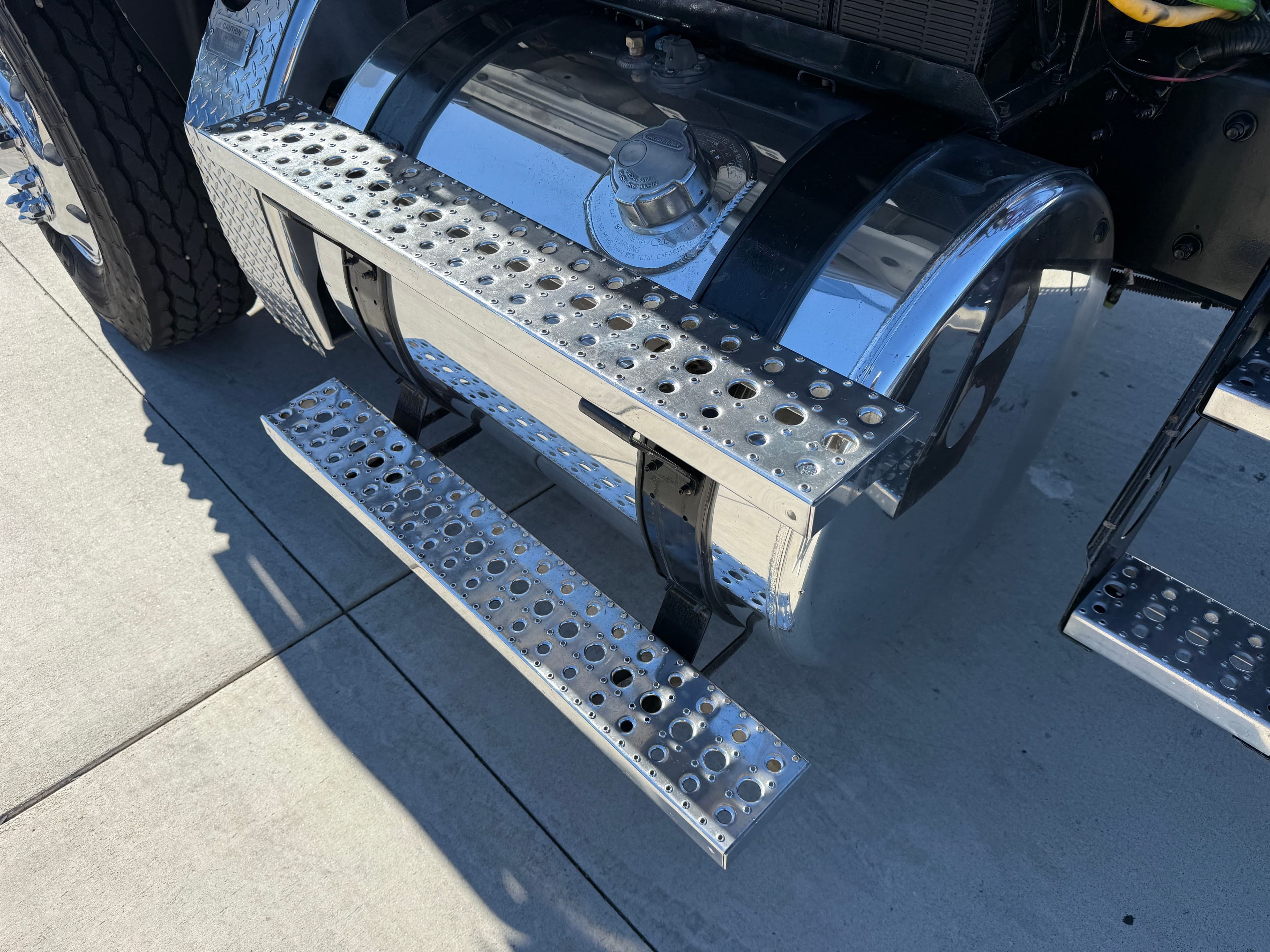 2019 Freightliner 114SD image 9