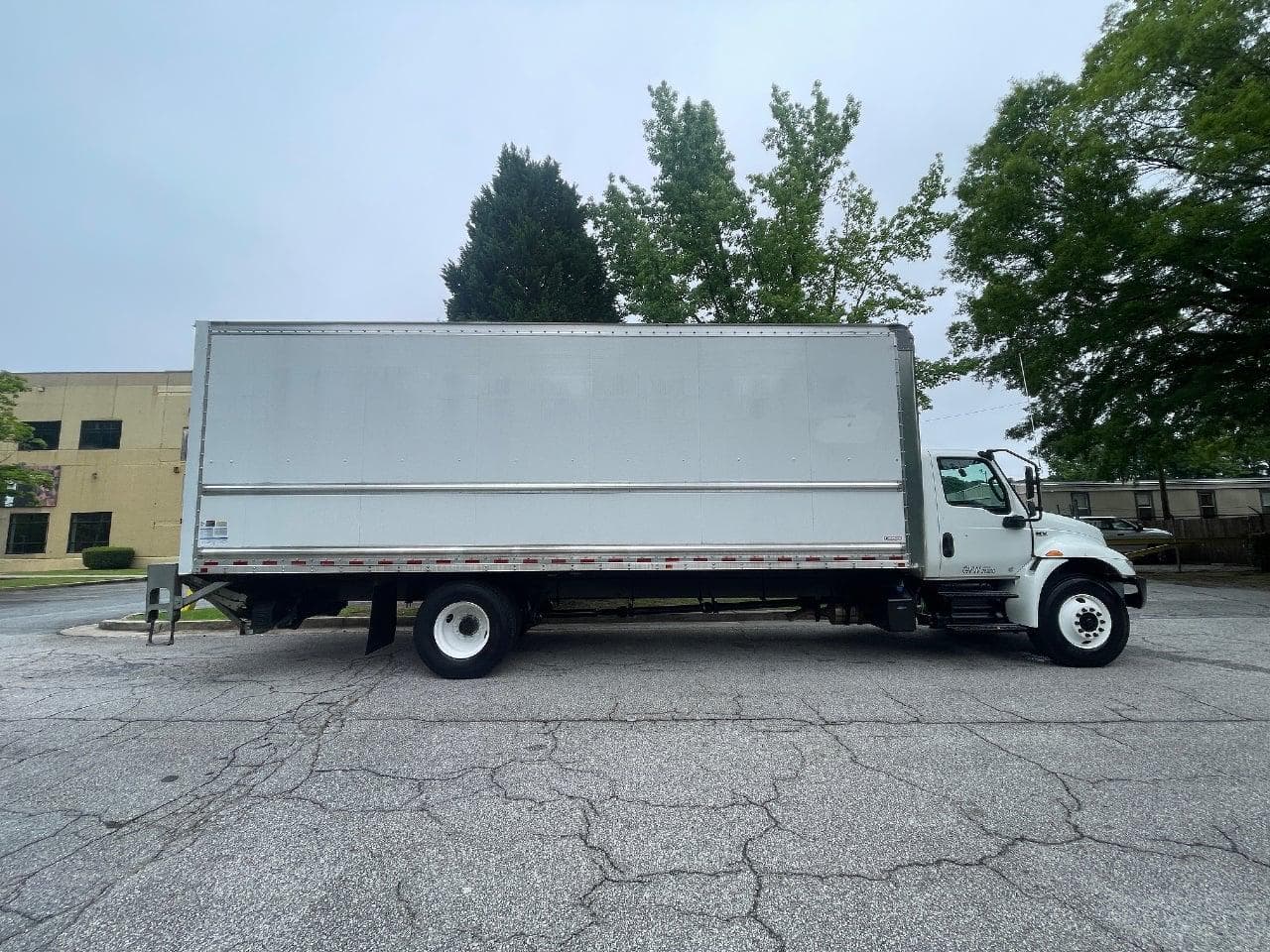 2021 International MV607 image 2