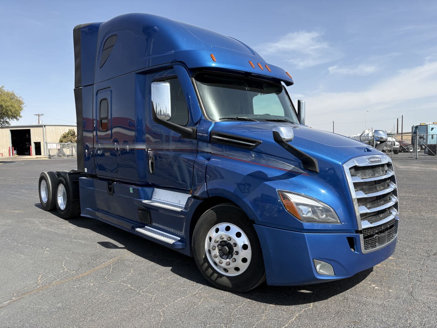 2022 Freightliner CASCADIA 126 image 2