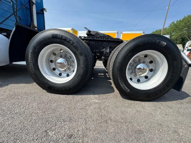 2012 Volvo VNL image 69