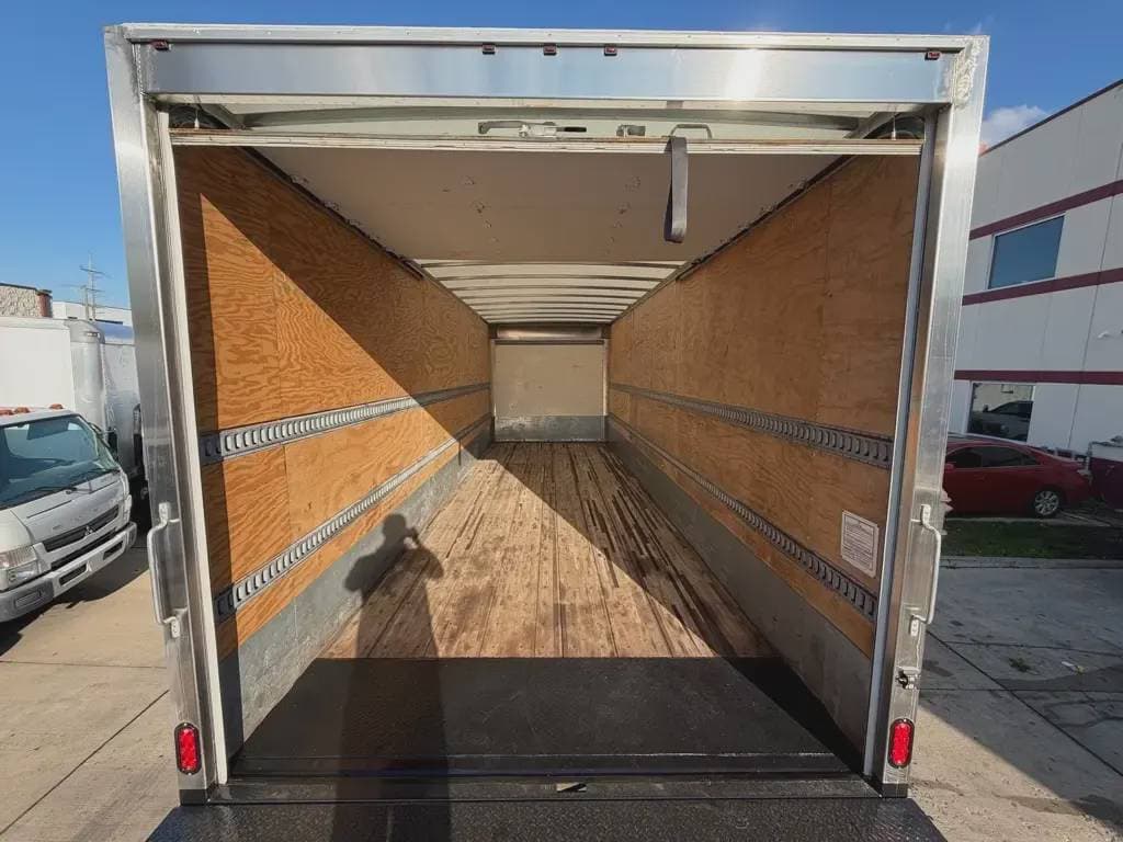 Used 2020 FREIGHTLINER Box Truck - Straight Truck, Moving Van, Expeditor-Hotshot - BUSINESS CLASS M2 106 For Sale image 6