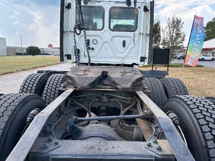 2018 Freightliner Cascadia image 11