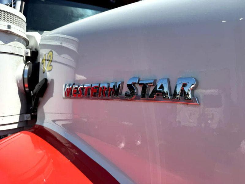 2017 Western Star 4900 image 21