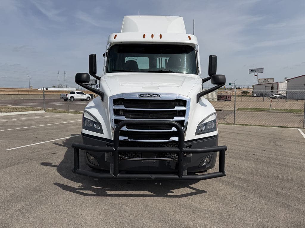 Used 2022 FREIGHTLINER PT126064S T image 19