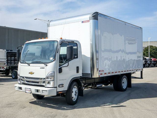 2025 Chevrolet 5500 XG LCF Gas Work Truck 16'x102"x91" Box Truck image 7