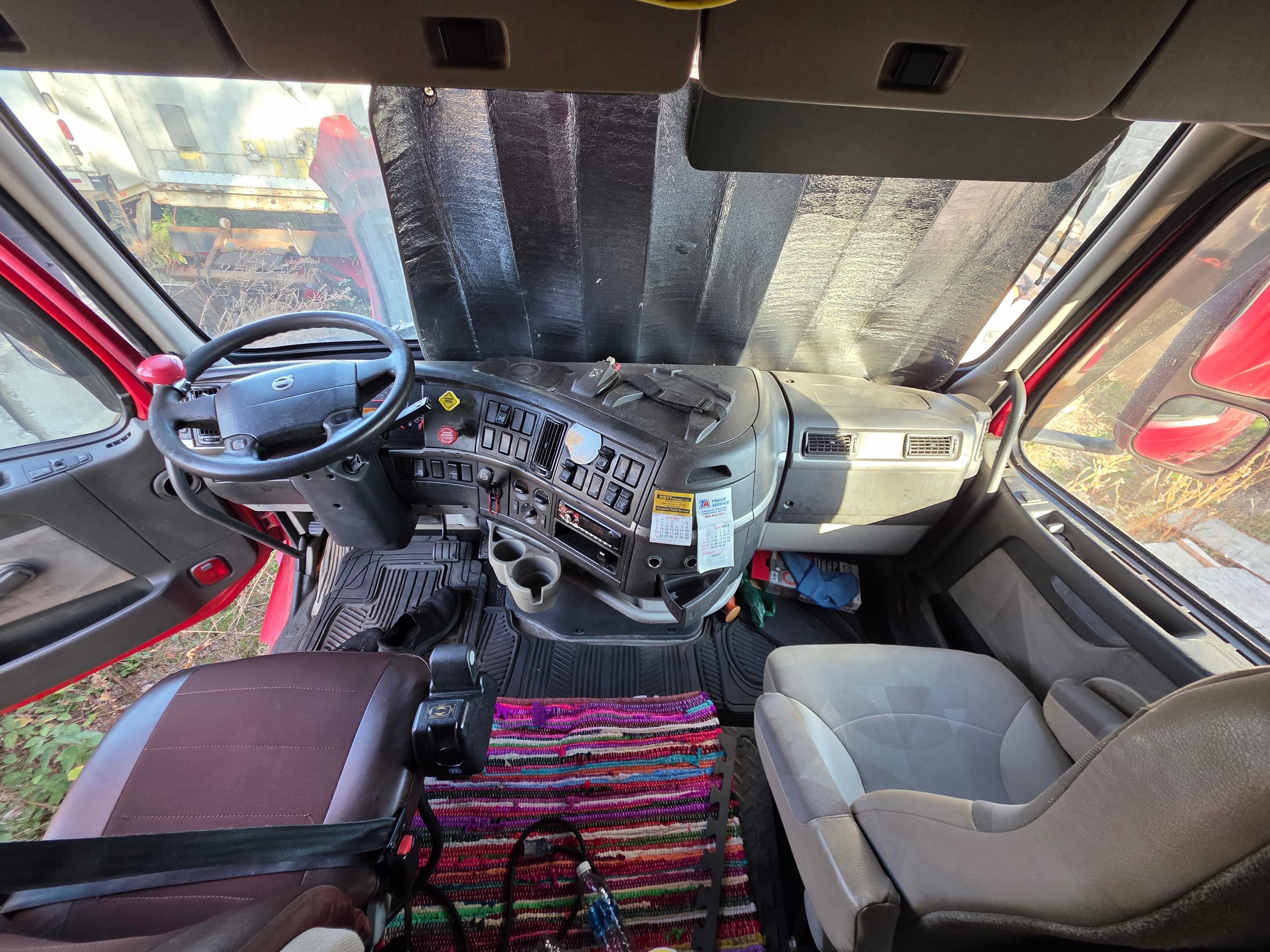 2005 Volvo VNL image 15