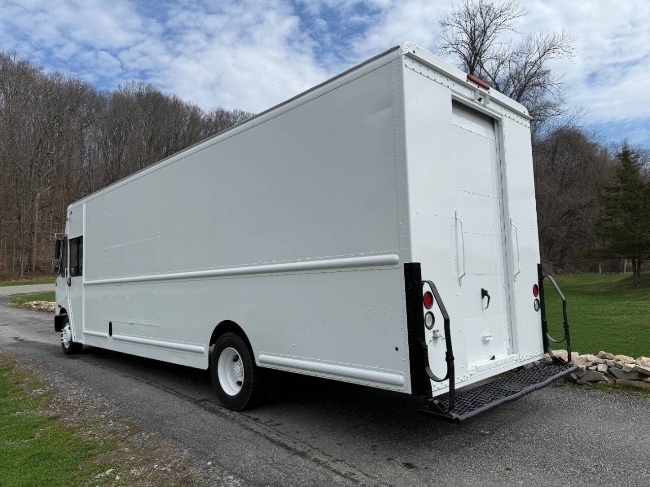 2017 Freightliner MT55 image 6