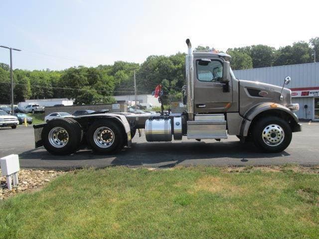 2020 Peterbilt 567 image 4