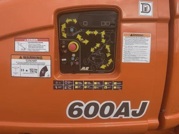 2017 JLG 600AJ image 11