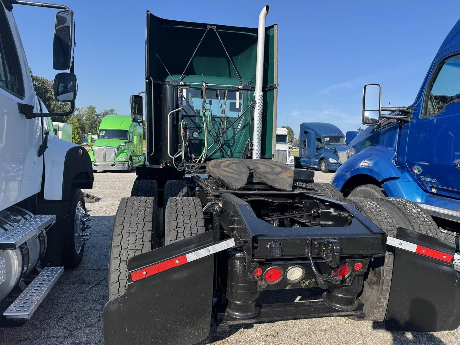 2020 Mack Anthem 64T Day Cab Truck image 9