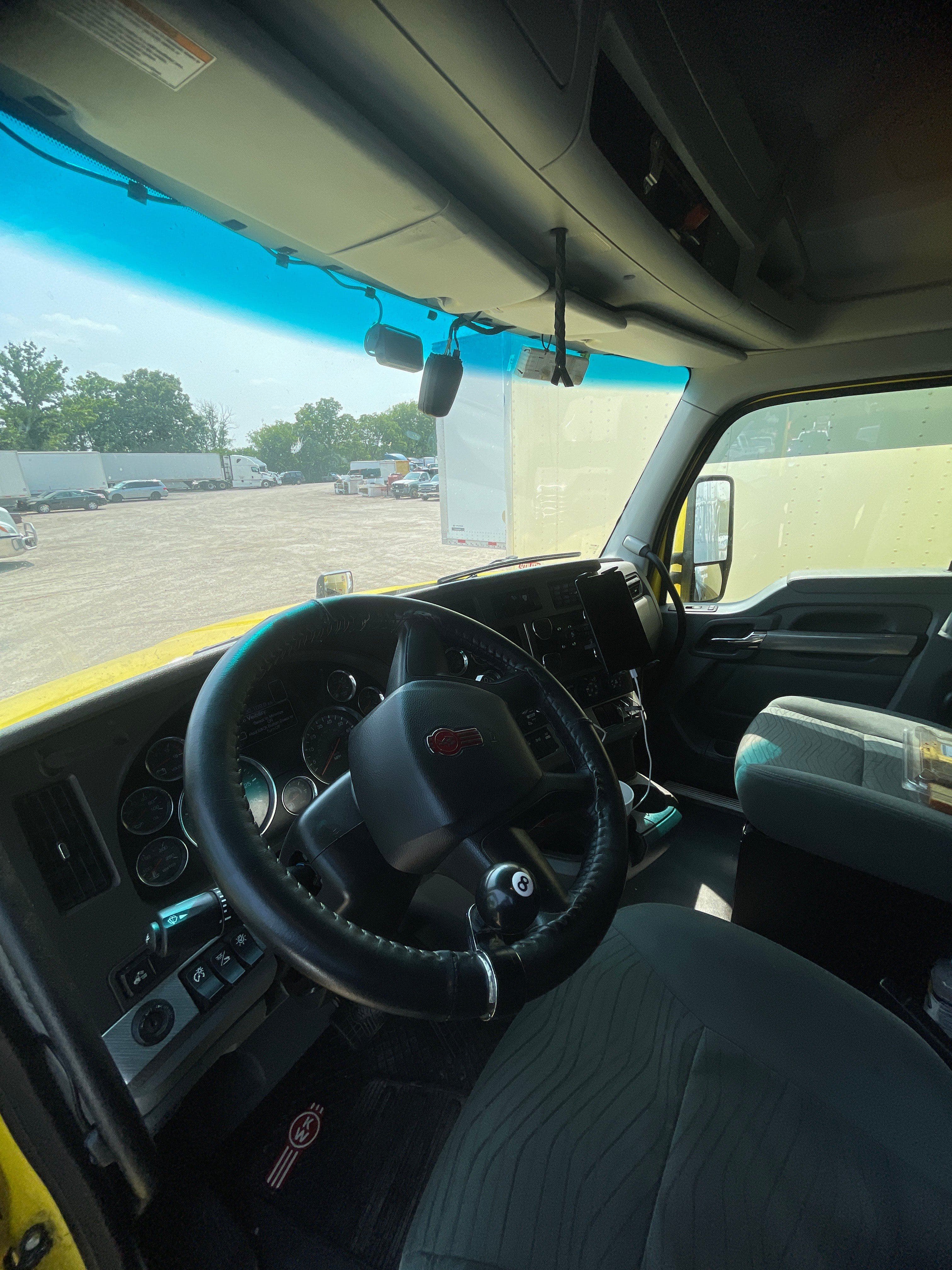 2019 Kenworth T680 — Cummins X15 | 620,249 Miles image 7