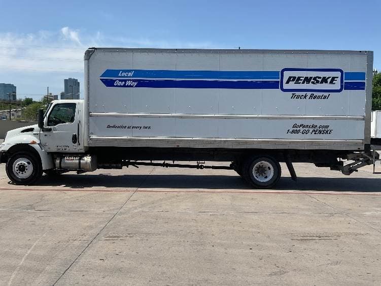 2022 International MV607 Box Truck - 220HP, 6 Speed Automatic, Roll up Door image 4