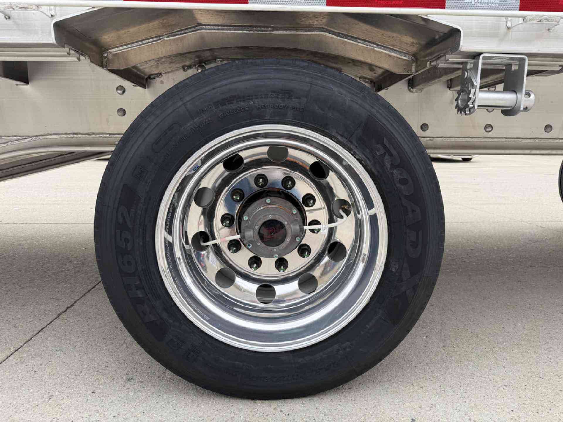 2027 Extreme XS60 Step Deck image 23