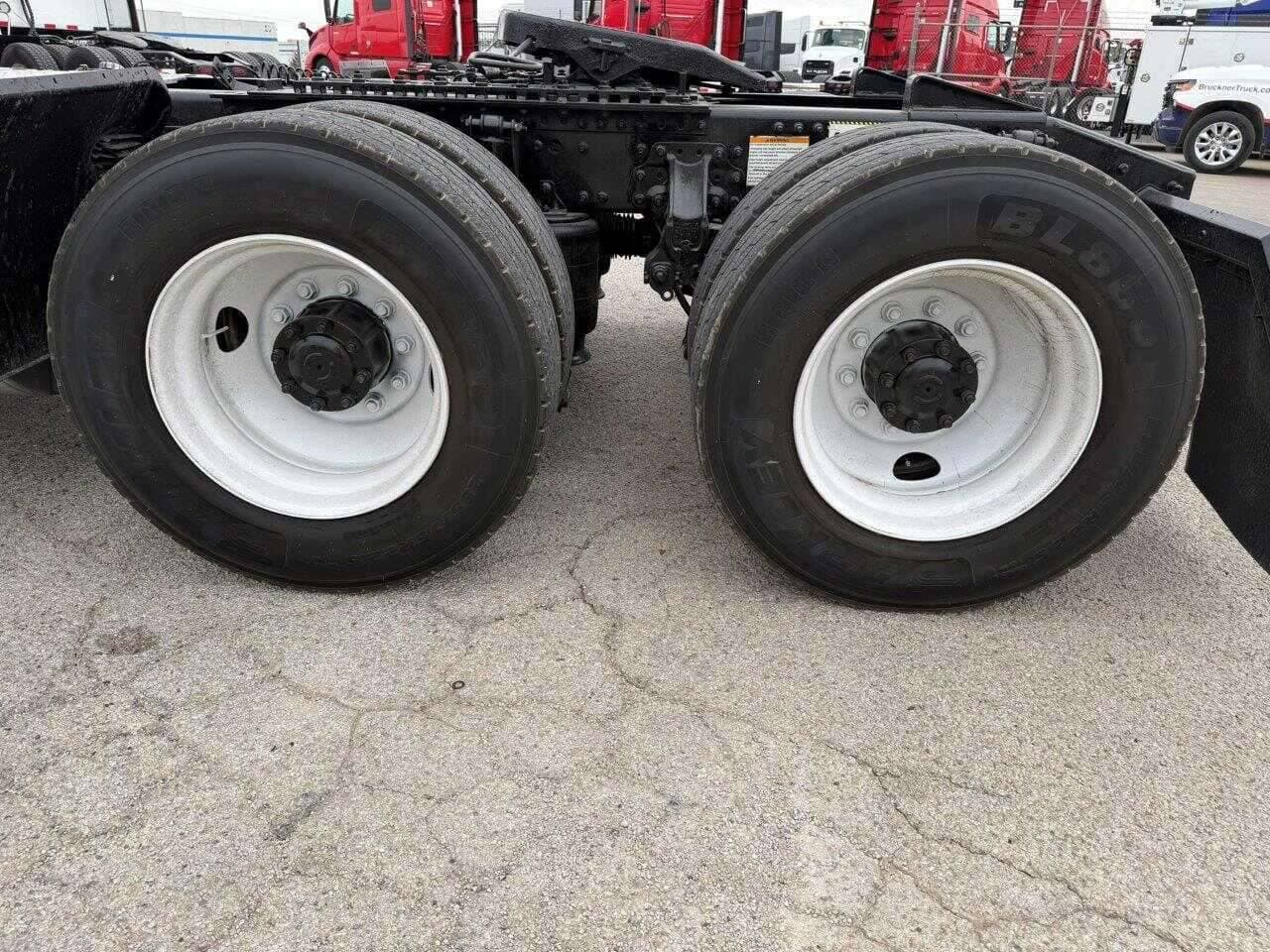 Used 2020 MACK ANTHEM Conventional - Day Cab in Fort Worth, TX image 17