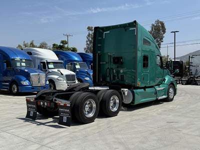 2021 Kenworth T680 image 4