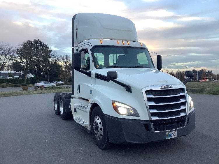2019 Freightliner Cascadia 126 Day Cab Truck - 455HP, 12 Speed Automatic image 1