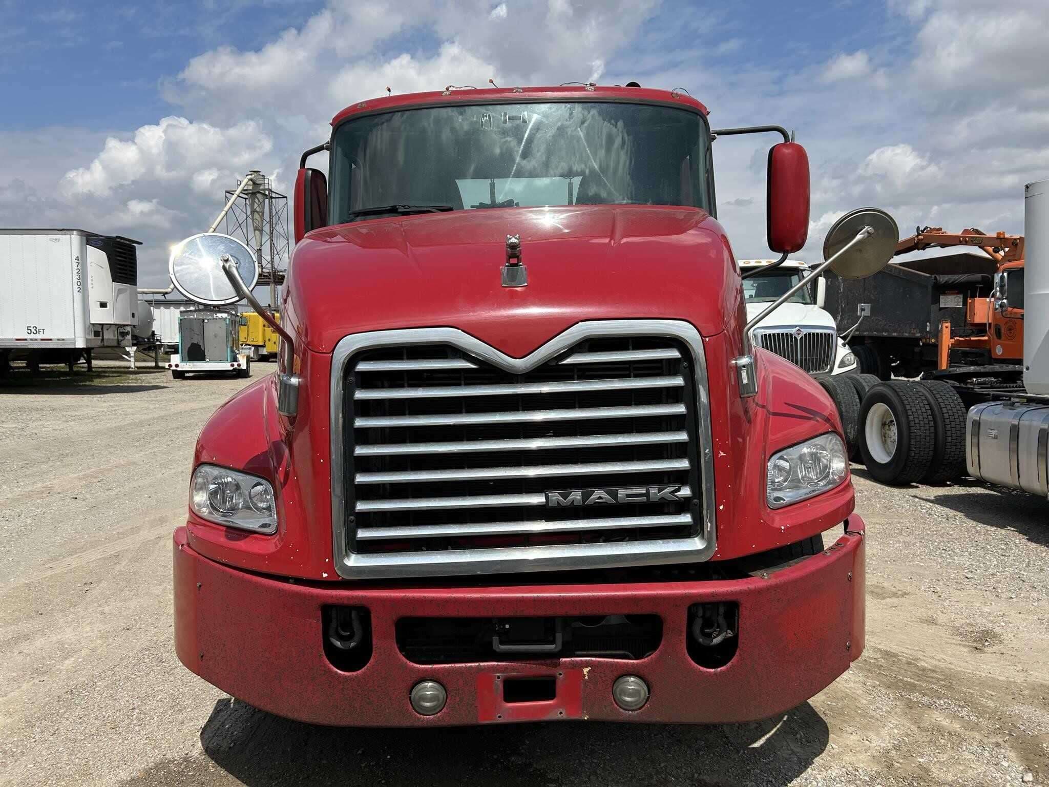 2017 Mack CXU613 Pinnacle image 5