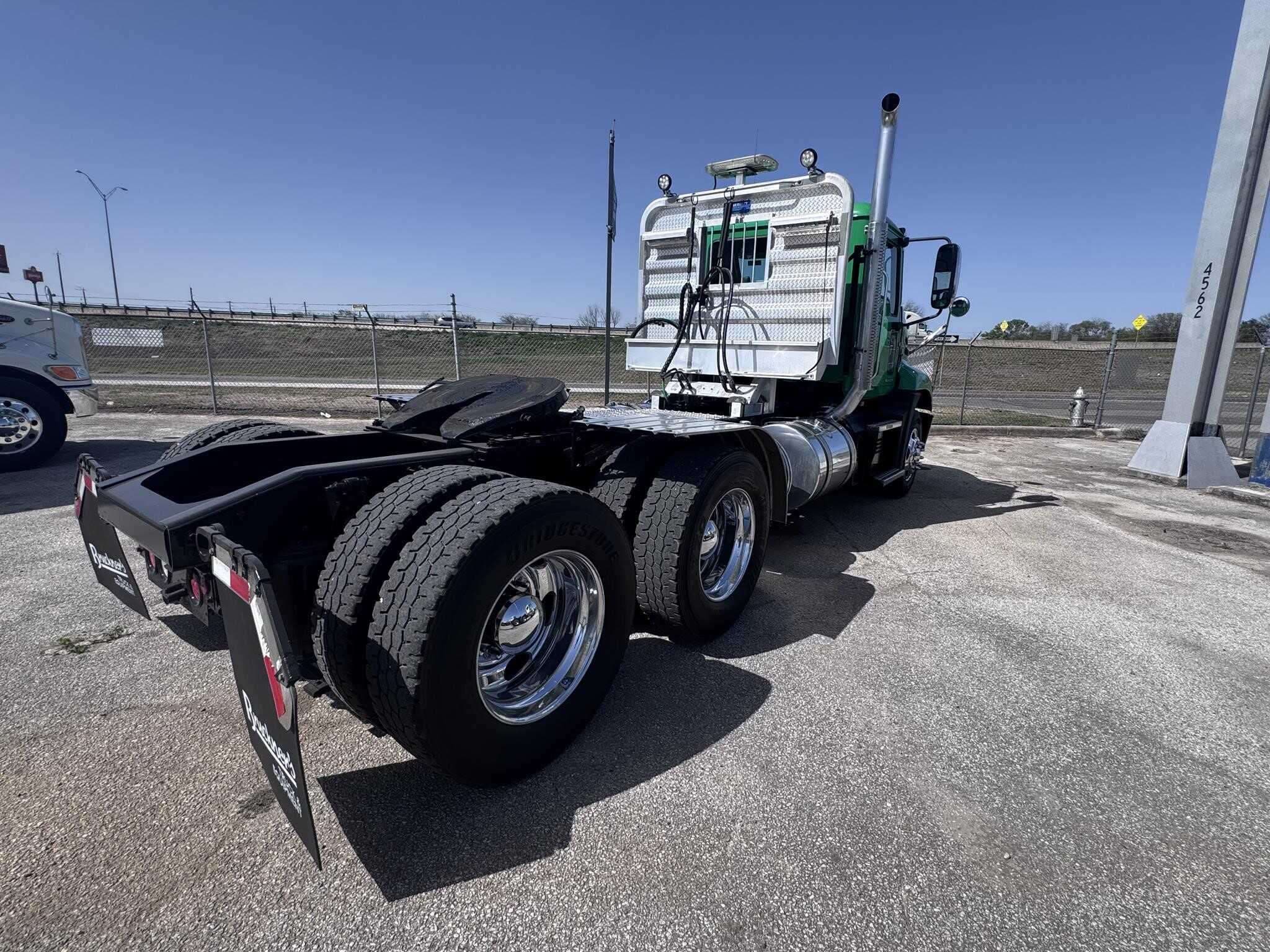 2018 Mack CXU613 Pinnacle image 5
