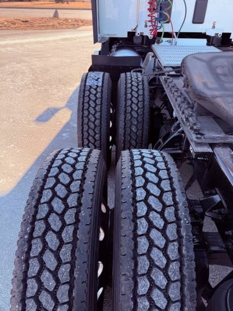 2024 Peterbilt 579 image 10