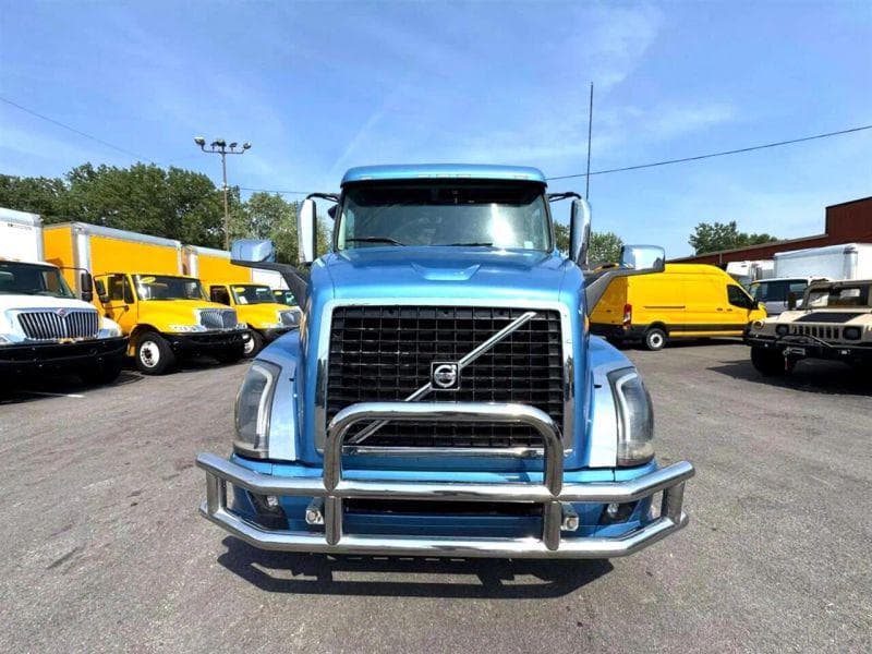 2012 Volvo VNL image 1