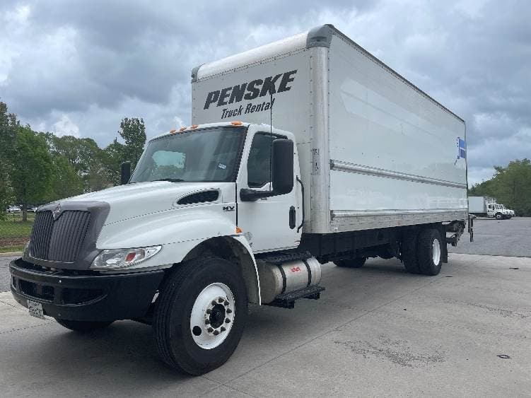 2022 International MV607 Box Truck - 220HP, 6 Speed Automatic, Roll up Door image 3