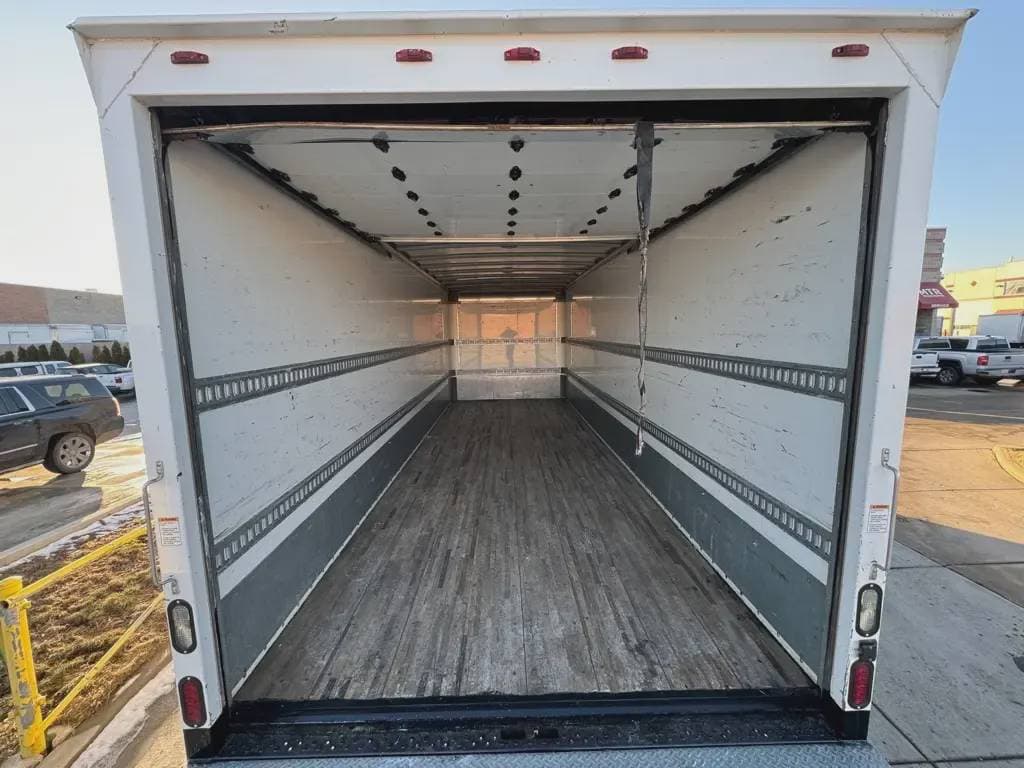 Used 2018 ISUZU Box Truck - Straight Truck, Moving Van, Cabover Truck - COE - FTR For Sale image 6