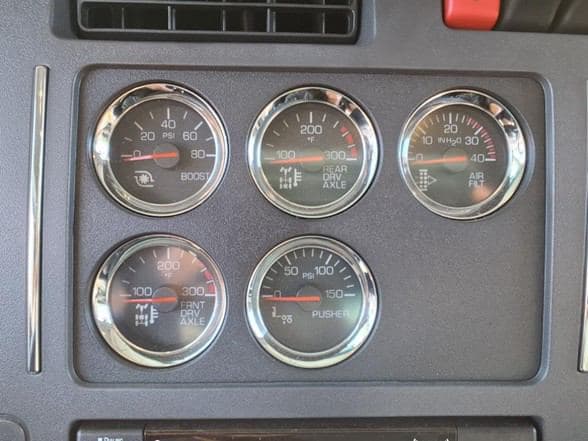 2025 Kenworth T880 image 23